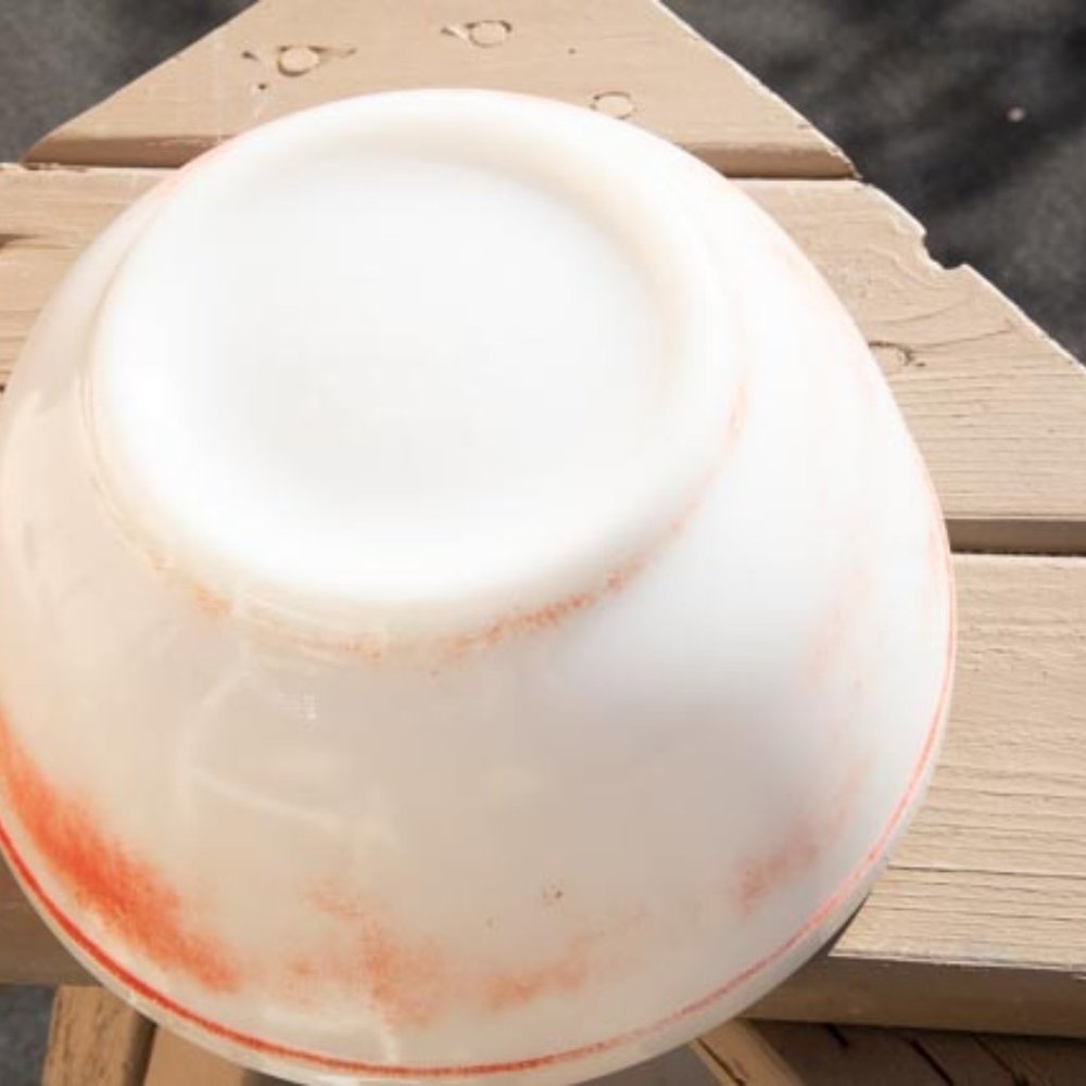 Pyrex Red Bowl - Picture 4 of 5